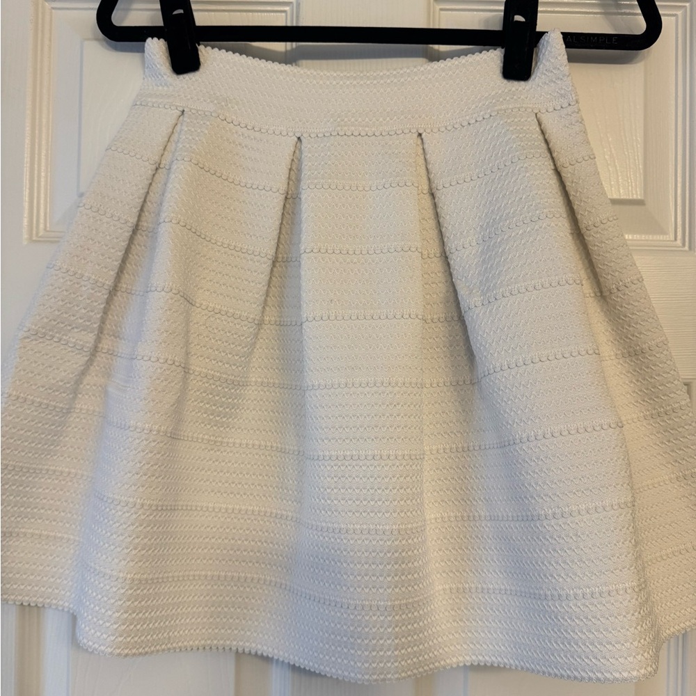 Express White Bubble skirt